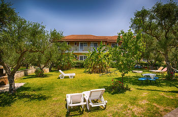 Artemis Studios And Apartments Psarou  Exterior photo